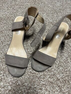 Liz Claiborne Taupe Suede Block-Heel Sandals